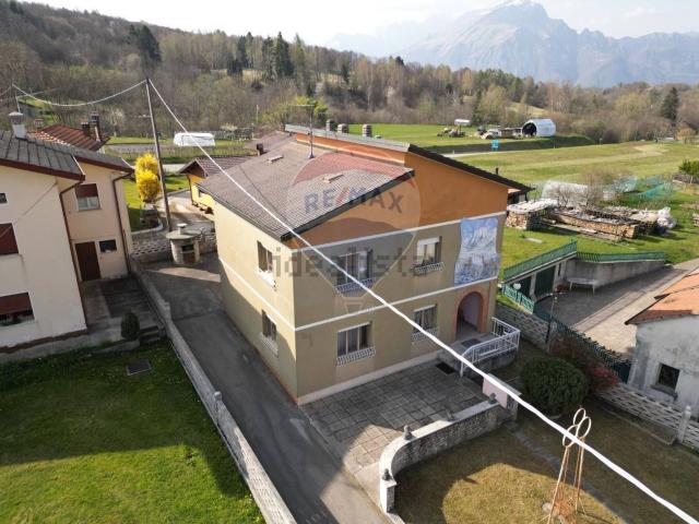 Villetta indipendente in vendita di 200 m² in Località Quantin, 72
