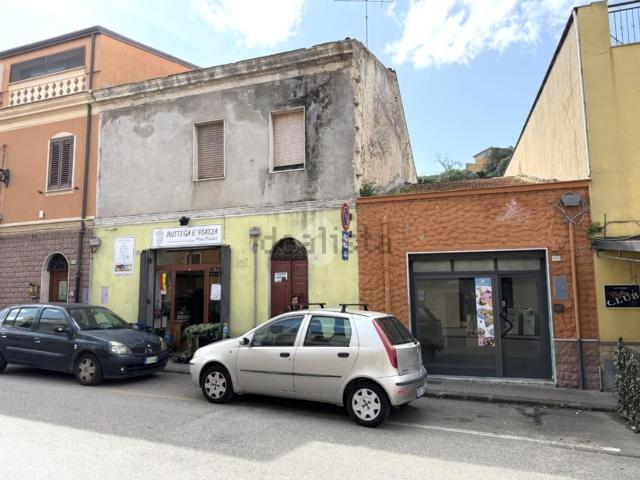 Villetta indipendente in vendita di 200 m² in Piazza Colonnello Serra, 15