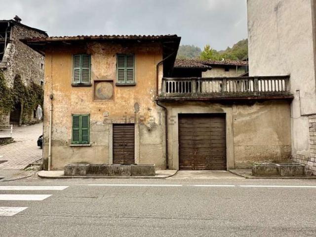 Villetta indipendente in vendita di 200 m² in Piazza Cadorna, 1