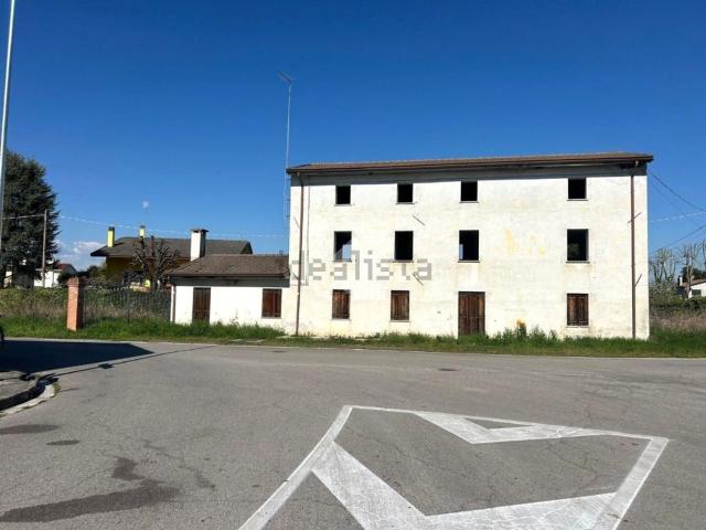 Villetta indipendente in vendita di 200 m² in Piazza San Giovanni, 1
