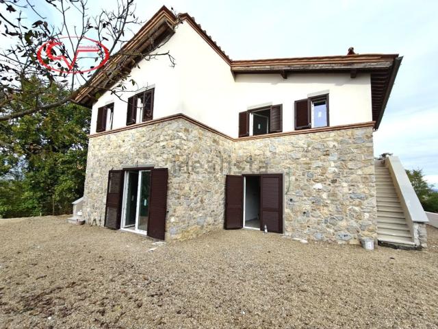 Villetta indipendente in vendita di 200 m² in Piazza Unità D&apos Italia