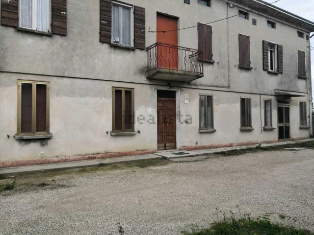 Villetta indipendente in vendita di 200 m² in Strada Argine Zara