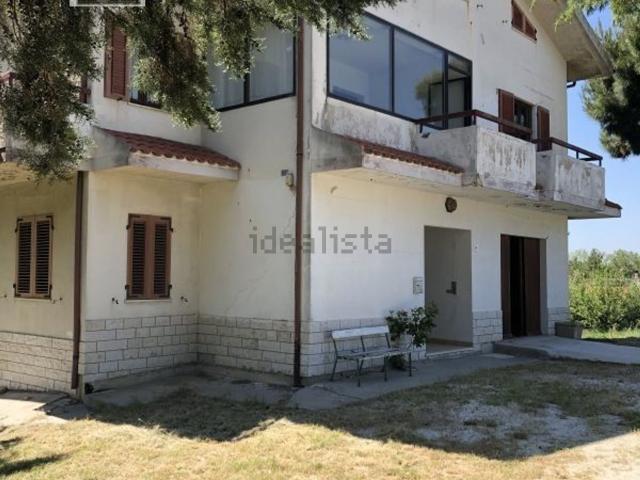 Villetta indipendente in vendita di 200 m² in Strada della Romana