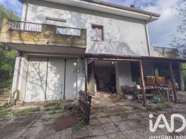 Villetta indipendente in vendita di 200 m² in Strada delle Saline
