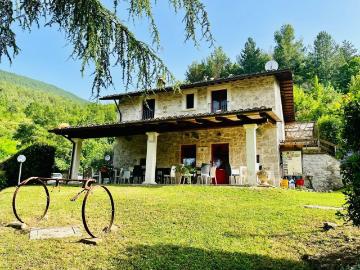 Villetta indipendente in vendita di 200 m² in Strada Provinciale Valle Castellana, 9