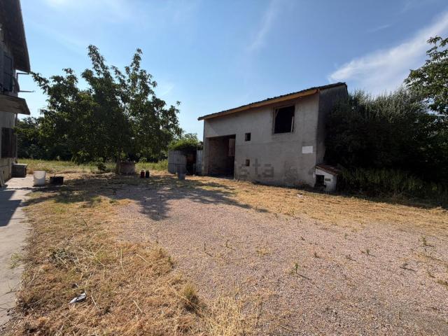 Villetta indipendente in vendita di 200 m² in Strada Vignoli