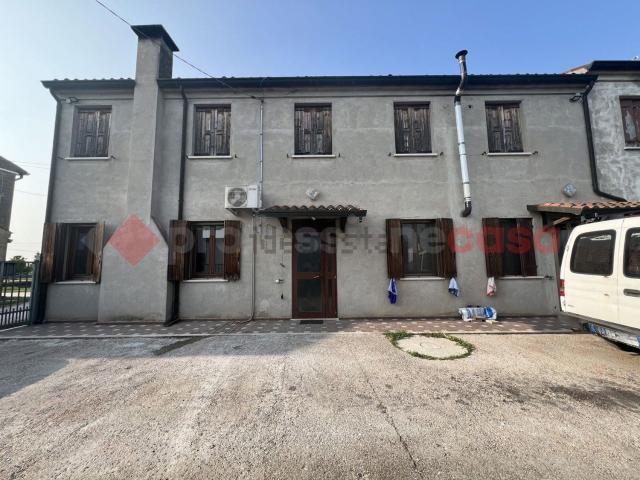 Villetta indipendente in vendita di 201 m² in Via Arzaron