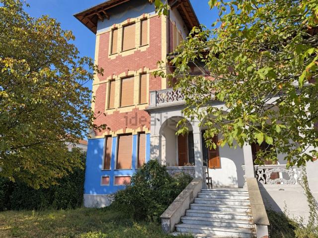 Villetta indipendente in vendita di 201 m² in Via Gualco, 42