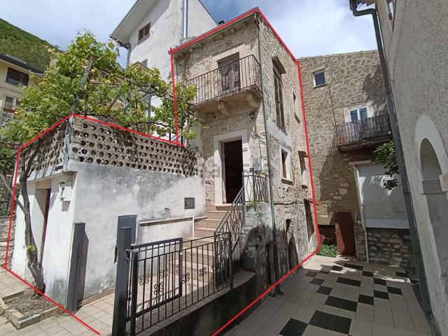 Villetta indipendente in vendita di 202 m² in Via Cavata, 48