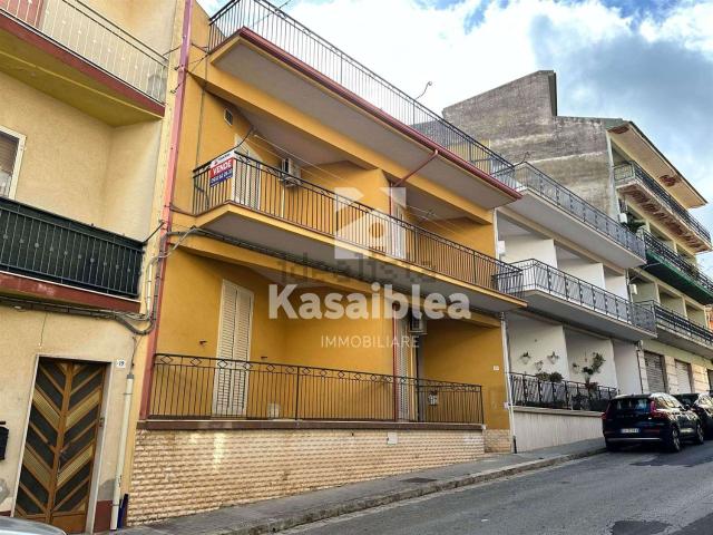 Villetta indipendente in vendita di 202 m² in Via Campania, 21