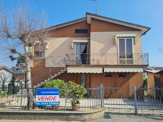 Villetta indipendente in vendita di 202 m² in Viale Ungheria, 95