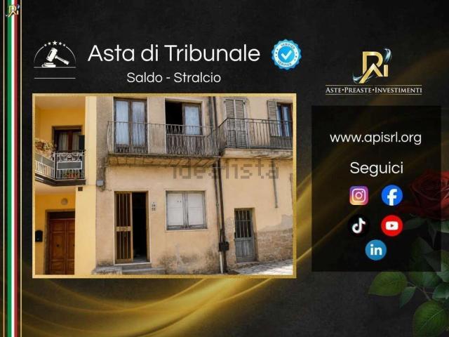 Villetta indipendente in vendita di 203 m² in Via Cairoli, 26