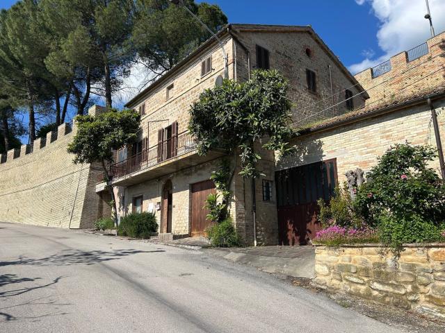 Villetta indipendente in vendita di 203 m² in Via della Libertà, 3