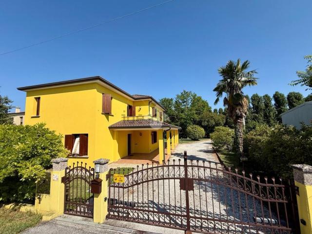 Villetta indipendente in vendita di 203 m² in Via San Fosca, 53