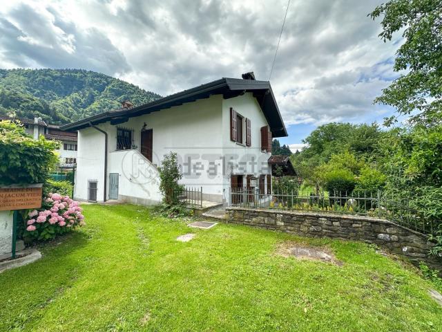 Villetta indipendente in vendita di 203 m² in Vicolo San Giacomo, 2