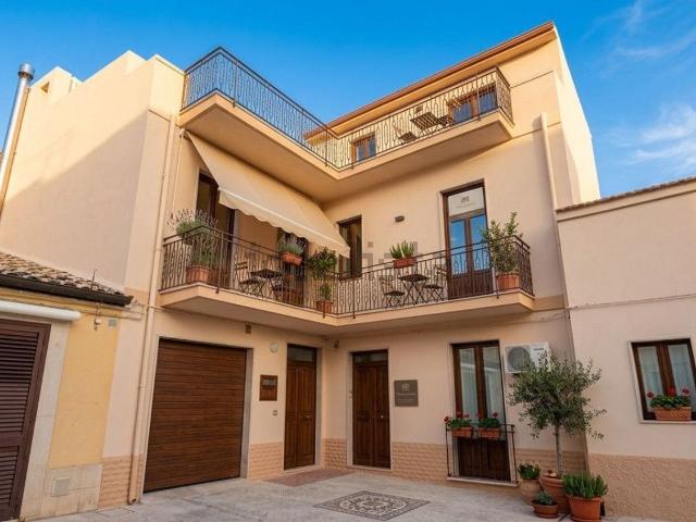 Villetta indipendente in vendita di 204 m² in Via Filarota