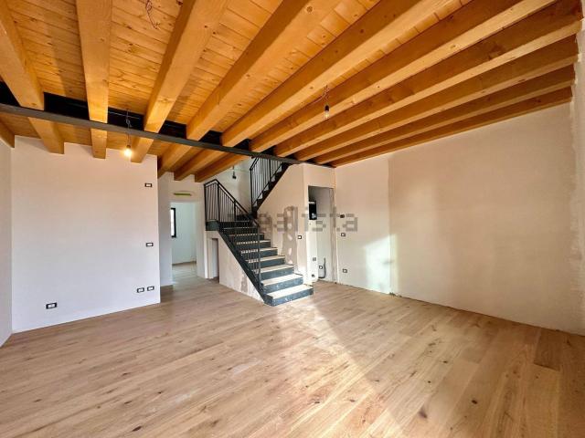 Villetta indipendente in vendita di 204 m² in Via Aita, 1