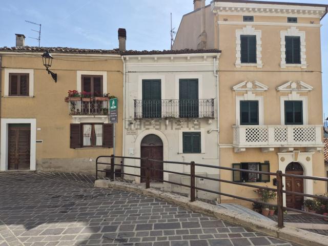 Villetta indipendente in vendita di 204 m² in Via del Fiore, 5