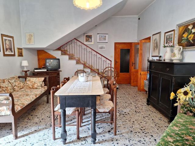 Villetta indipendente in vendita di 204 m² in Via San Gavino