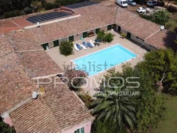 Villetta indipendente in vendita di 205000 m² in Via del cisto
