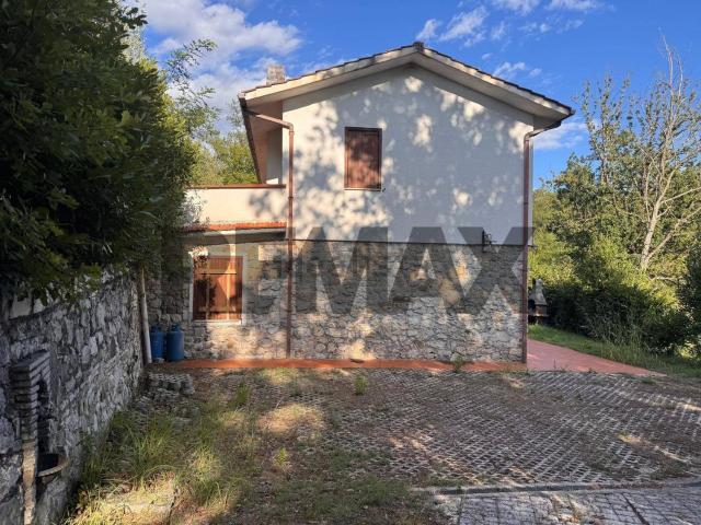 Villetta indipendente in vendita di 205 m²