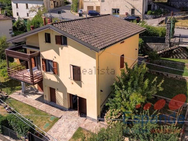 Villetta indipendente in vendita di 205 m²