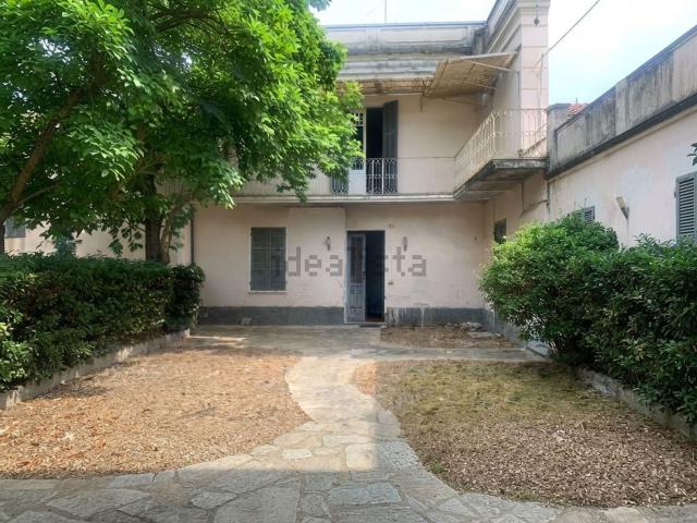 Villetta indipendente in vendita di 205 m² in Via Cavalchini