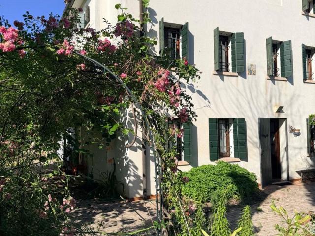 Villetta indipendente in vendita di 205 m² in Via Cantarane