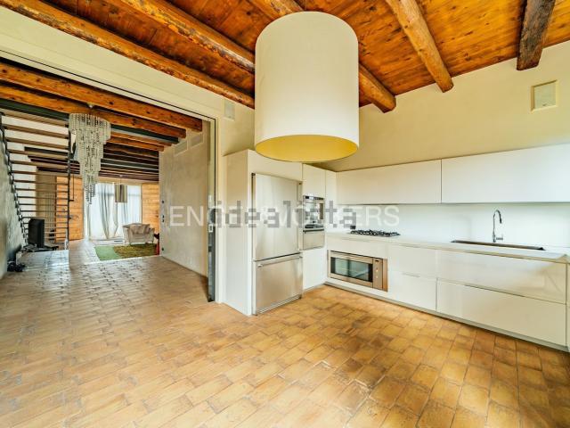 Villetta indipendente in vendita di 205 m² in Via Andrea Palladio