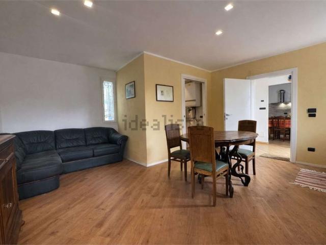 Villetta indipendente in vendita di 205 m² in Via Albaria Almisano
