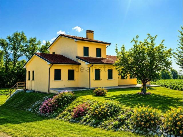 Villetta indipendente in vendita di 205 m² in Via Giuseppe Mazzini