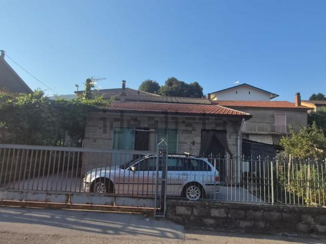 Villetta indipendente in vendita di 205 m² in Via Don Giovanni Minzoni, 11