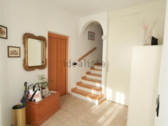 Villetta indipendente in vendita di 205 m² in Via della Canova