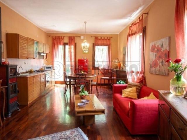 Villetta indipendente in vendita di 205 m² in Via Sacco