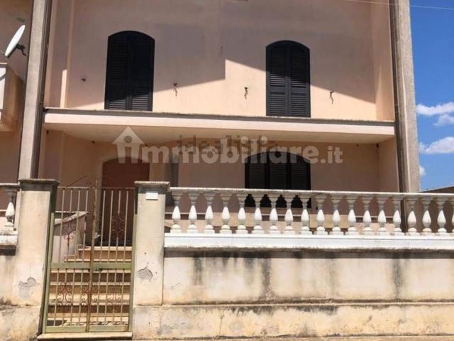 Villetta indipendente in vendita di 205 m² in Via Rossetti