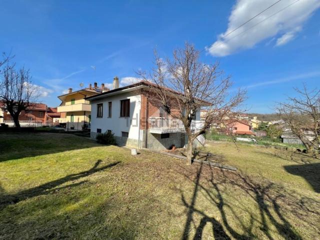 Villetta indipendente in vendita di 205 m² in Viale Europa, 32