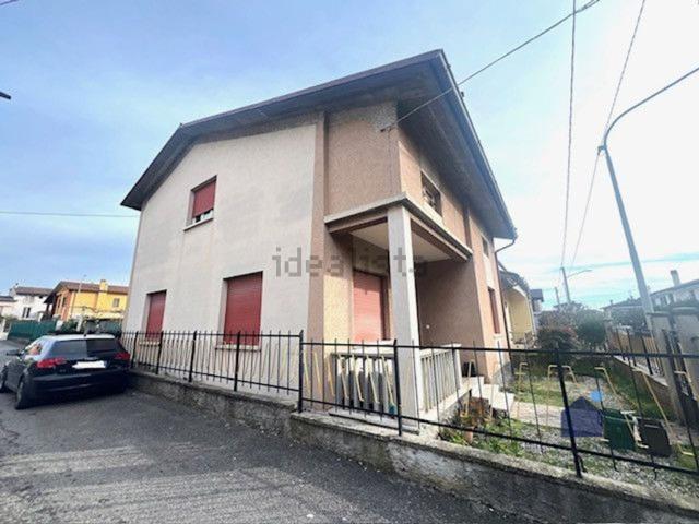 Villetta indipendente in vendita di 206 m² in Traversa I Villaggio Geroldi, 13