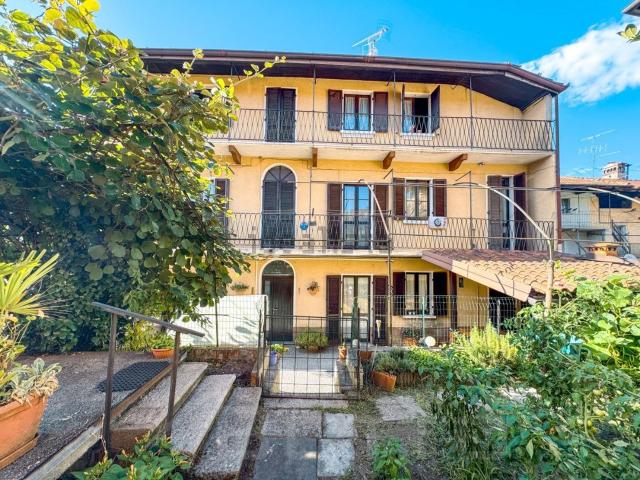 Villetta indipendente in vendita di 206 m² in Via G. F. Gentile, 40