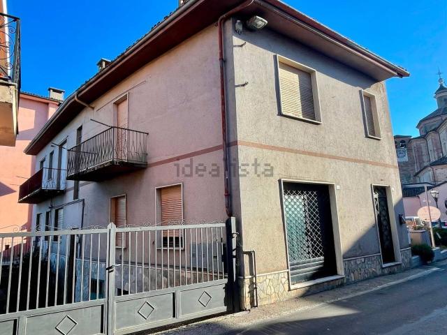 Villetta indipendente in vendita di 206 m² in Via Giordano