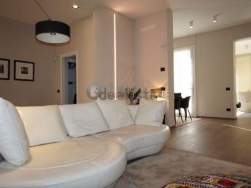 Villetta indipendente in vendita di 206 m² in Via Monte Grappa, 2