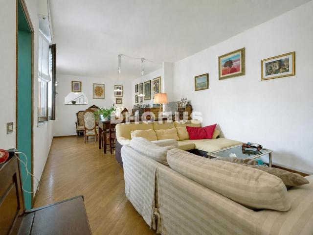 Villetta indipendente in vendita di 206 m² in Via Montello, 8