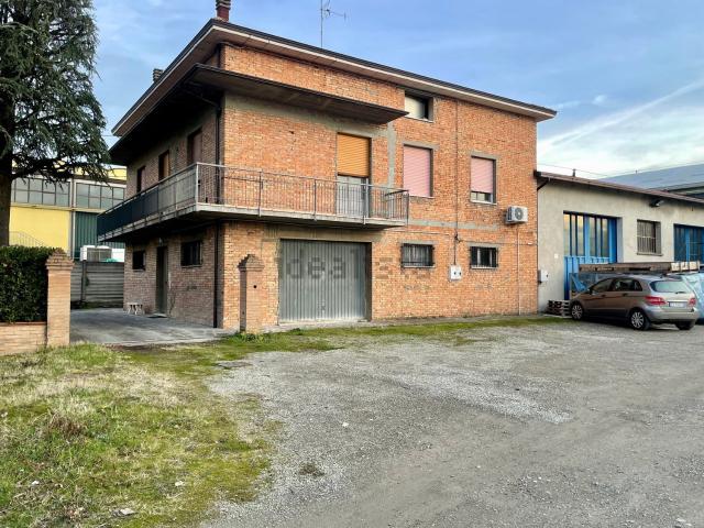 Villetta indipendente in vendita di 206 m² in Via Solferino