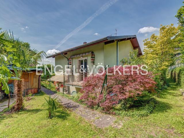 Villetta indipendente in vendita di 206 m² in Via Vittorio Veneto