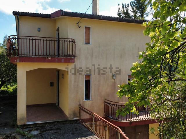 Villetta indipendente in vendita di 206 m² in Contrada Santa Maria