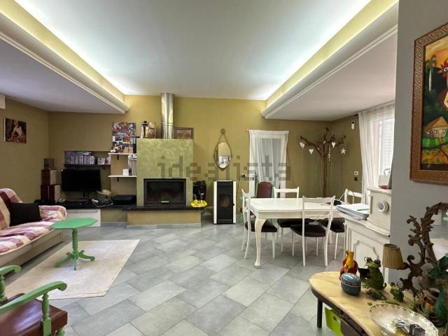Villetta indipendente in vendita di 207 m² in Via Don Romeo Bagattoni