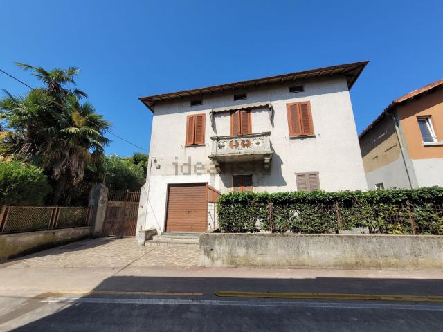 Villetta indipendente in vendita di 207 m² in Via Dr. Ercole Bonfanti, 26