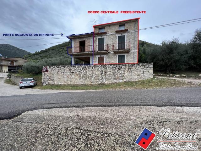 Villetta indipendente in vendita di 207 m² in Via Valle Vigna