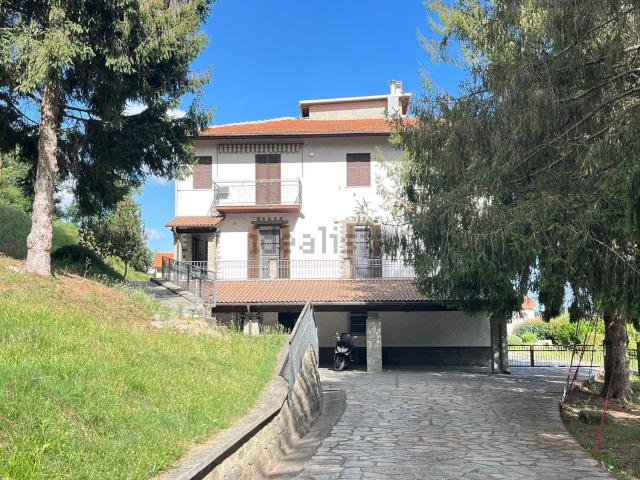 Villetta indipendente in vendita di 208 m² in Via Lidora