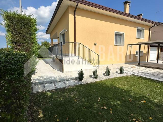 Villetta indipendente in vendita di 209 m²