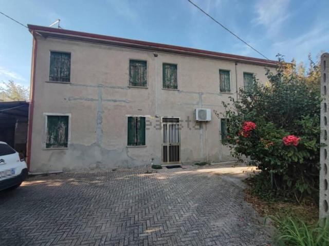 Villetta indipendente in vendita di 209 m² in Via Arzaron, 23